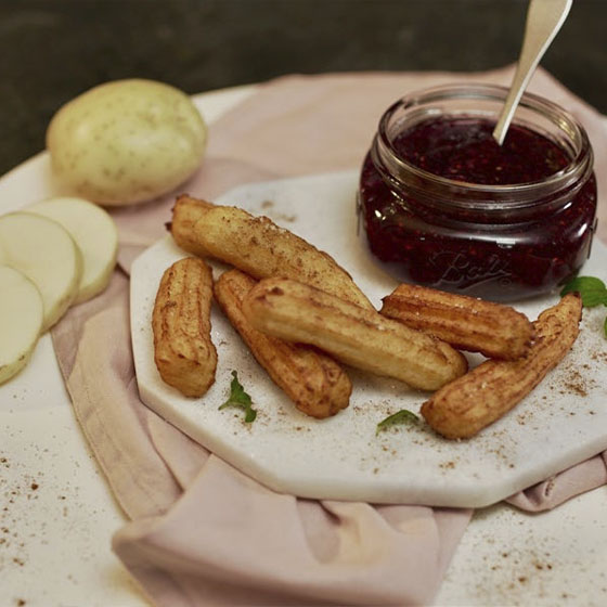 Churros de Papa con Mermelada de Frambuesa